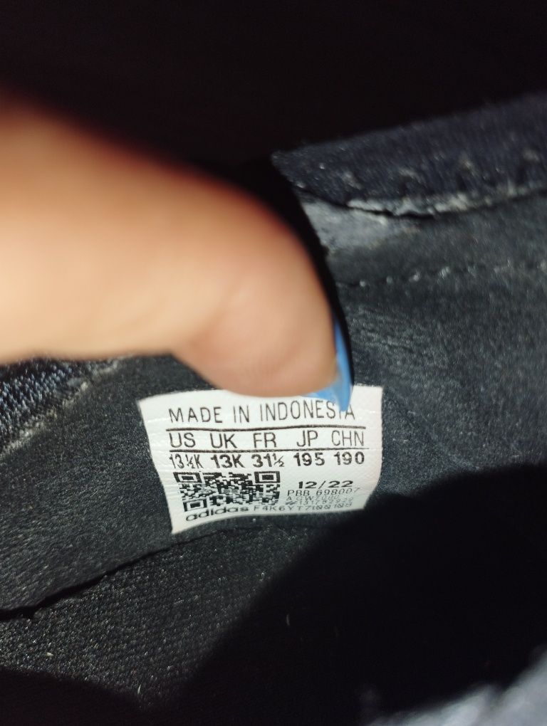 Buty piłkarskie Adidas Predator junior r. 31,5