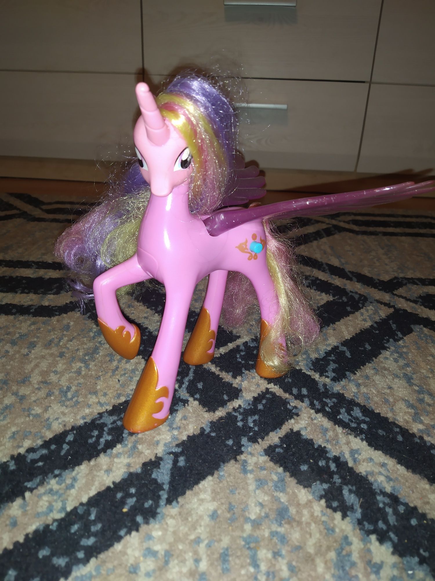 Księżniczka Cadance 21cm z dźwiękami- My Little Pony