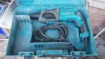 Перфоратор Makita HR 2470