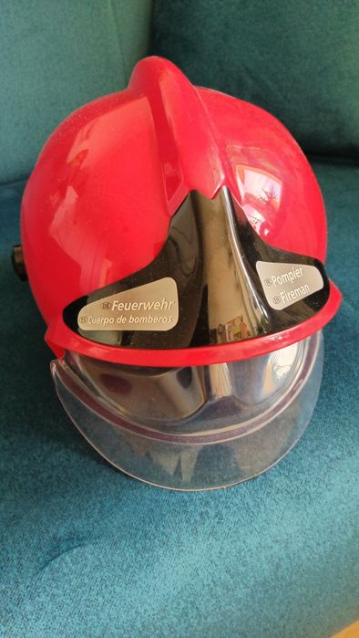 Hełm strażacki dla dziecka z podnoszoną szybką Klein