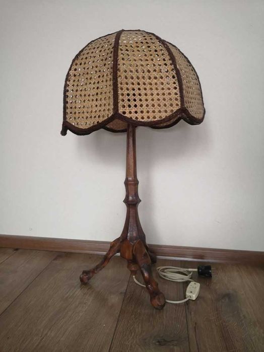 Lampa PRL drewniana z abażurem ratan abażur retro vintage