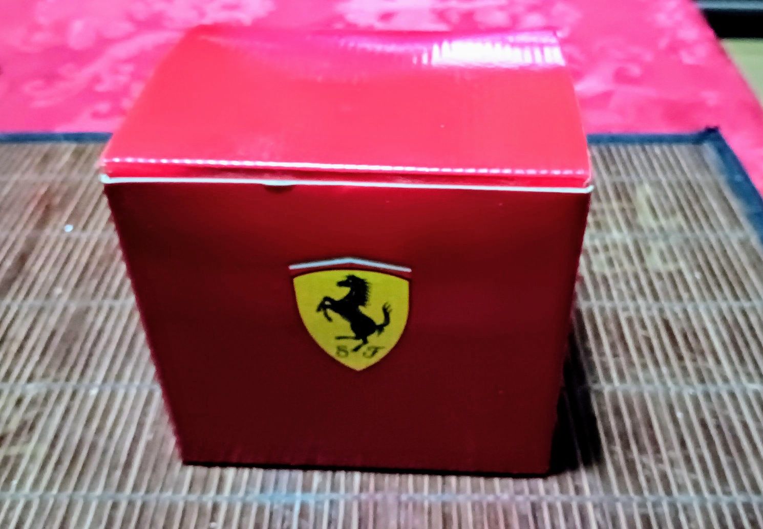 Oryginalny kubek ferrari