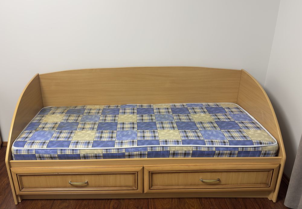 Односпальне ліжко з шухлядами