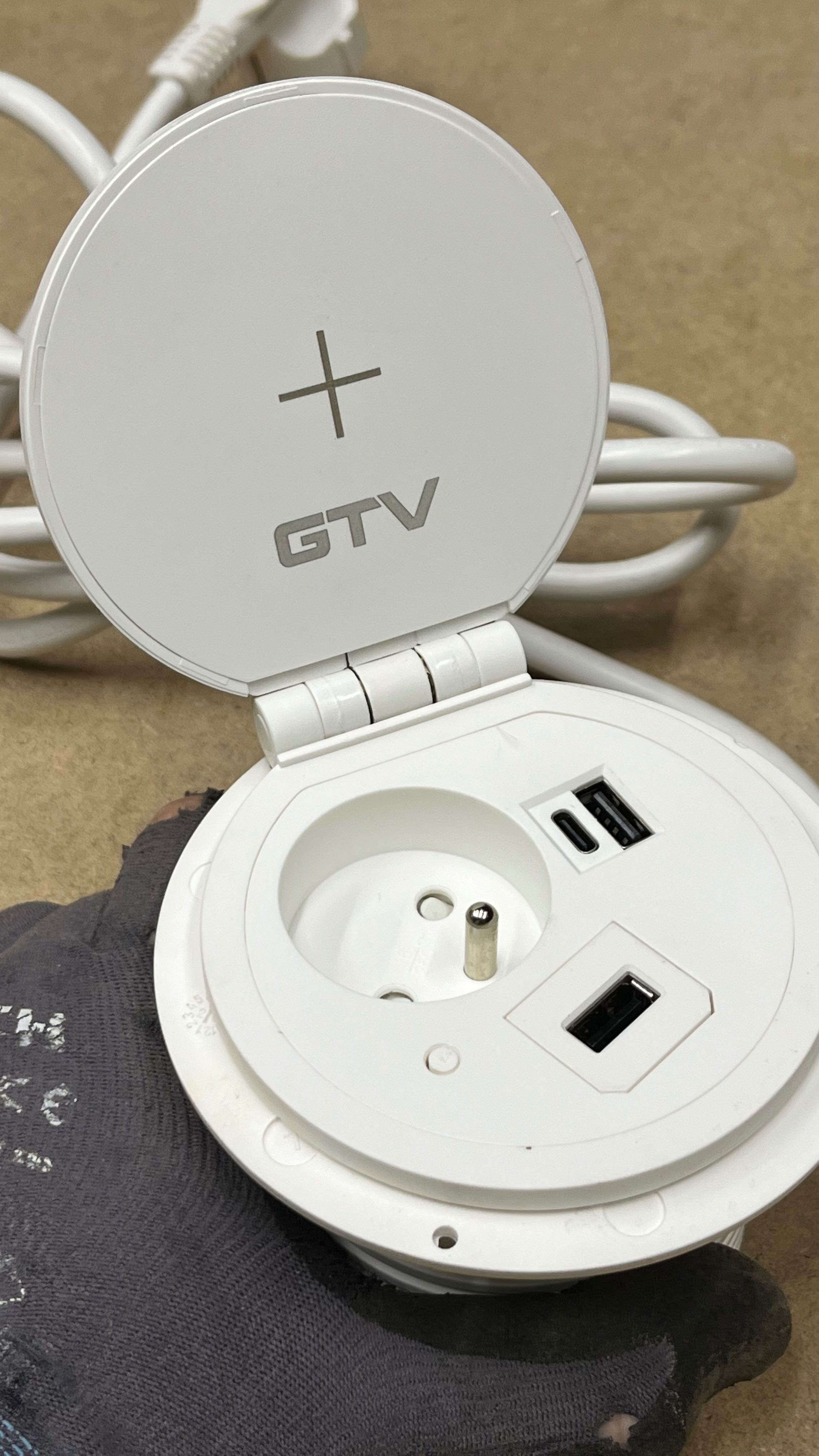 Gniazdo nablatowe / przedłużacz GTV CHARGER PLUS