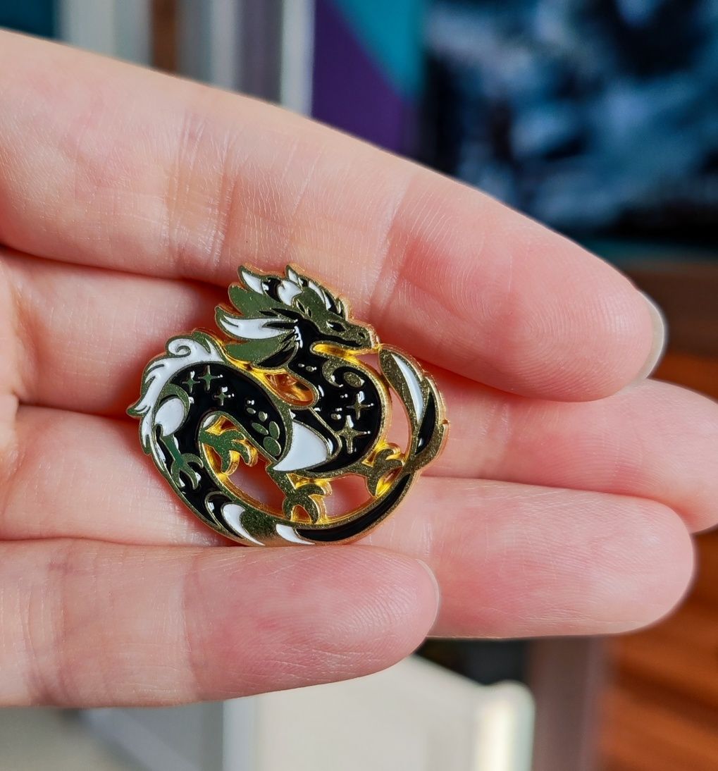 Smok Dragon - metalowy pin przypinka broszka