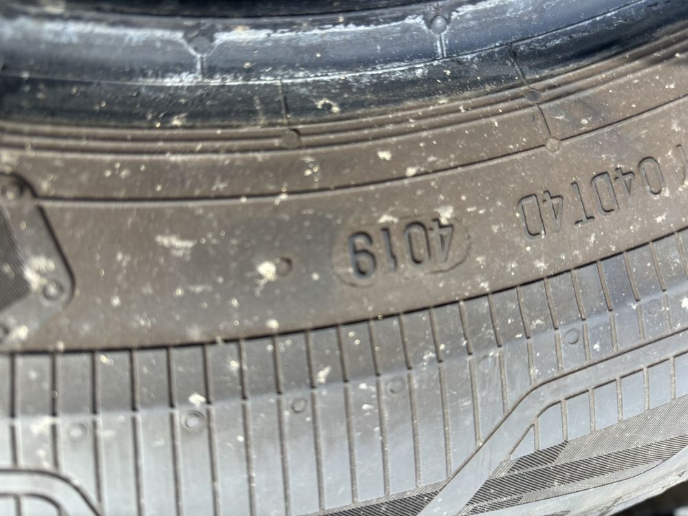 235/65/16C continental 2 szt