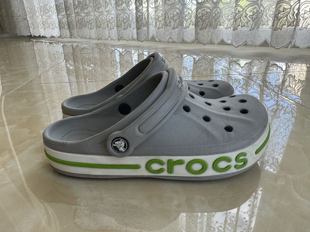 Crocs M6W8 розмір 38