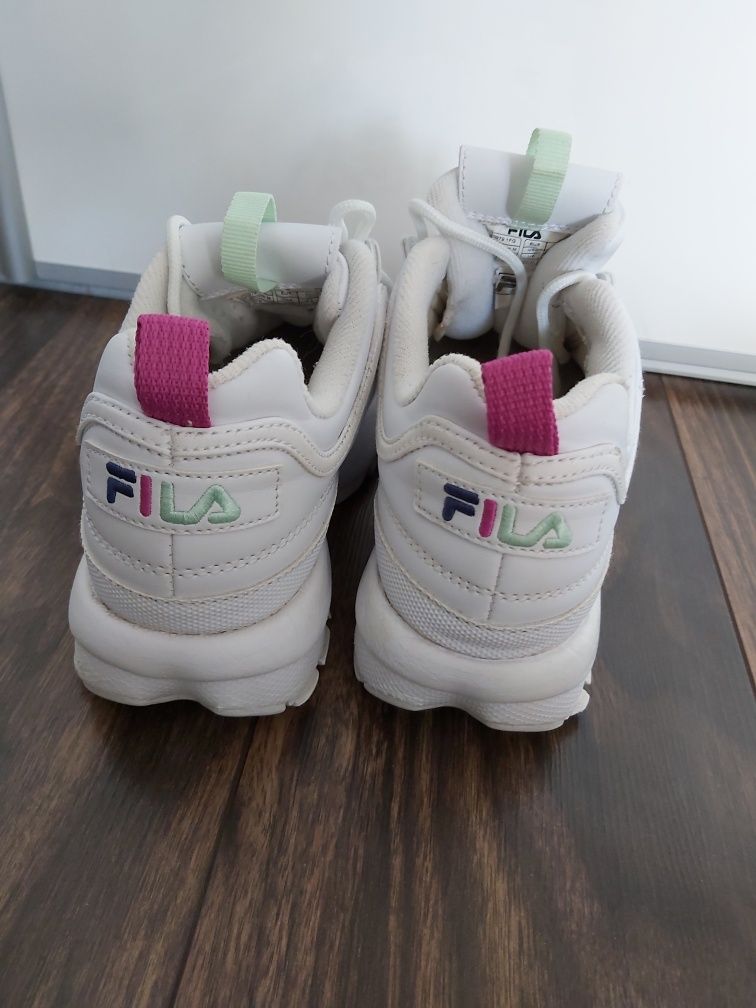 Adidasy, Sneakersy Fila 37