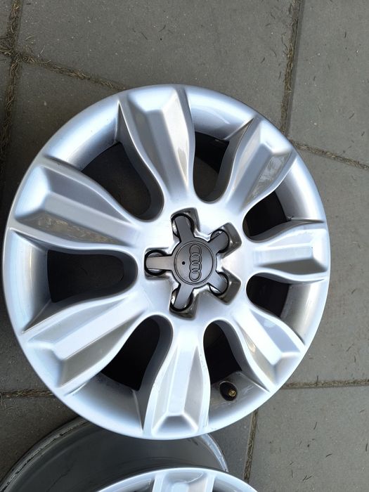 Felgi Audi A1 VW Skoda 16" Jak nowe! 8X0_601_025_A
