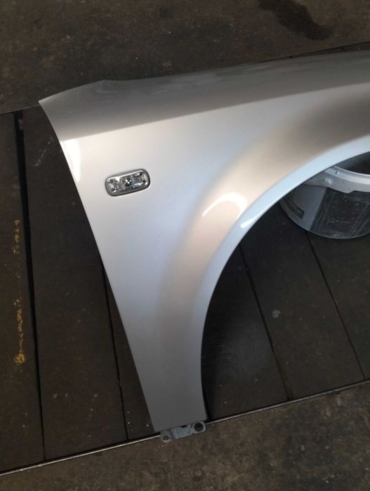 Audi A4 B6 Błotnik Przedni LA7W