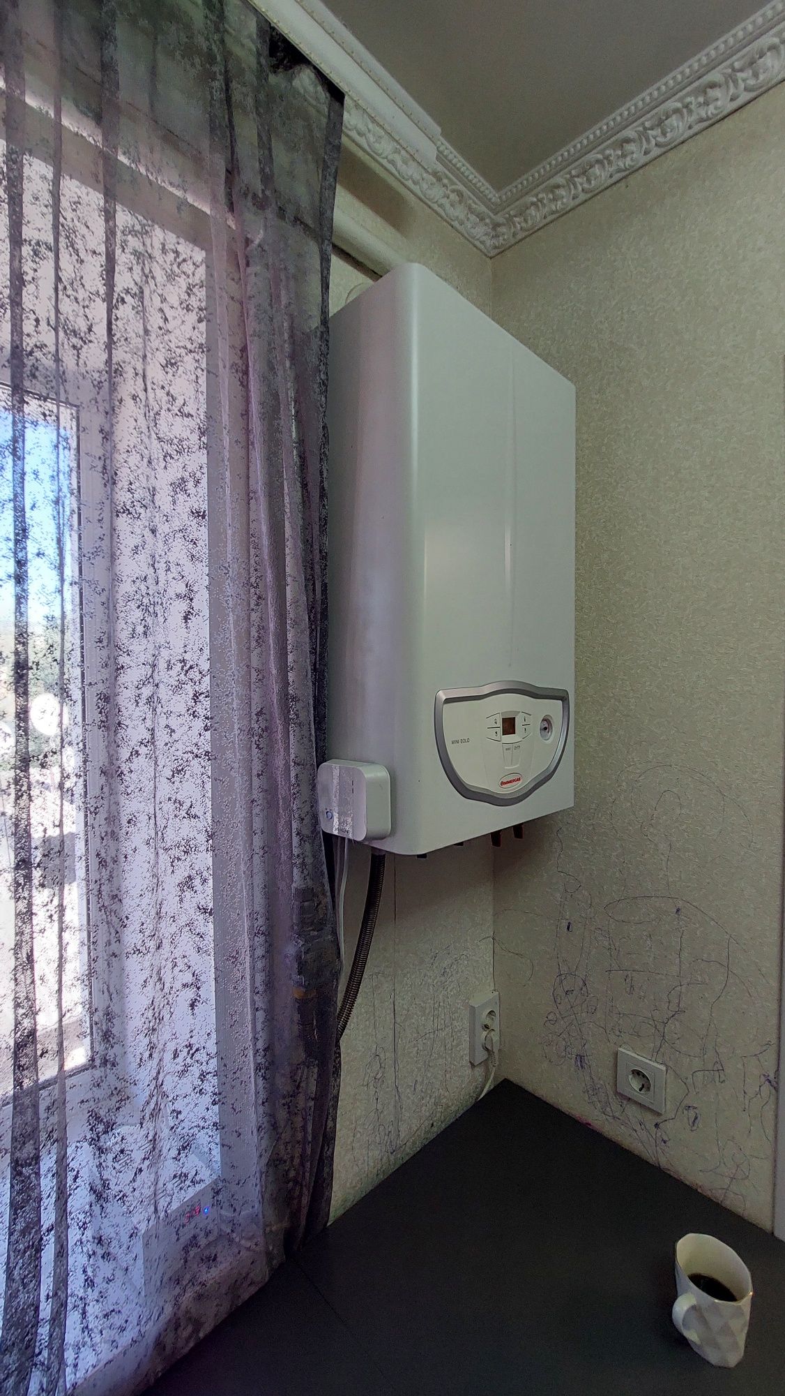 Продам 2-кімнатну квартиру. Пл.Шевченка,4.