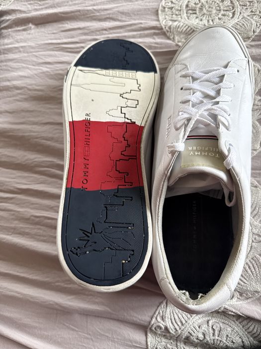 Tommy Hilfiger skorzane 43 -29 cm wewnatrz mierzona