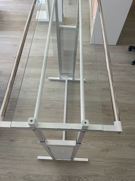 Charriot roupa  como novos