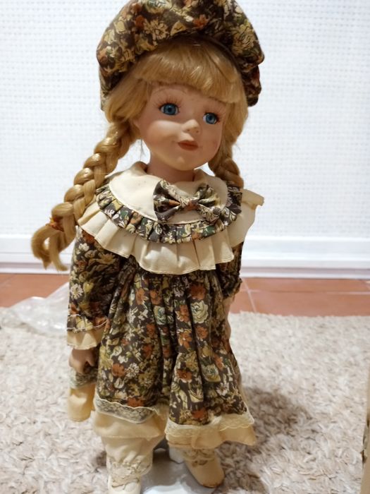 Boneca porcelana antiga (40cm)