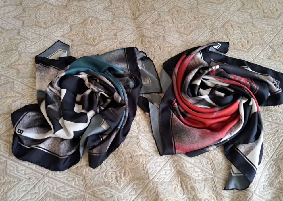 Тонкий платок з натурального шовку відомого бренду Fisba Stoffels.