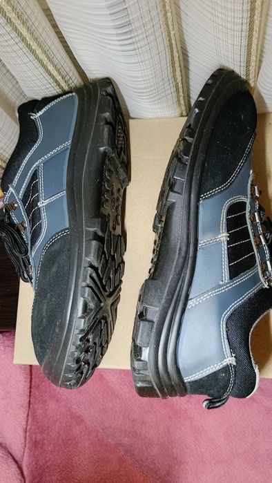 Защитные ботинки с металлическим носком