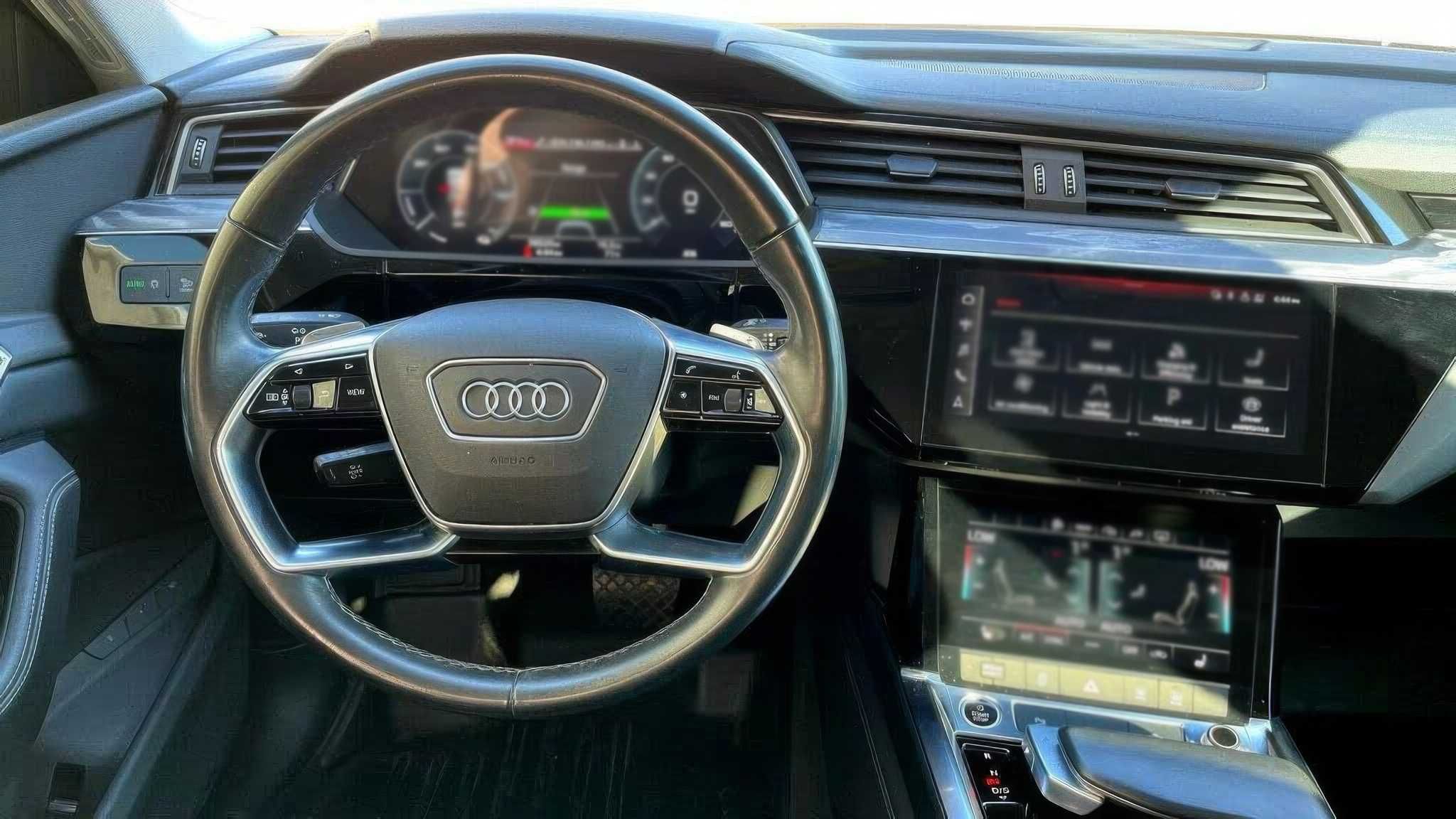 2022 Audi e-tron Premium quattro