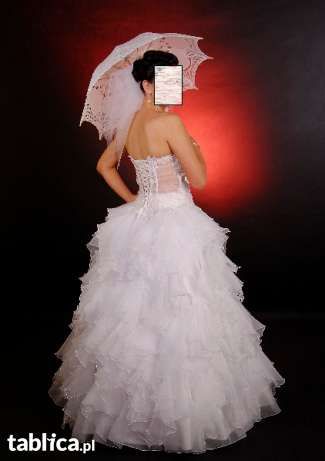Piękna suknia ślubna