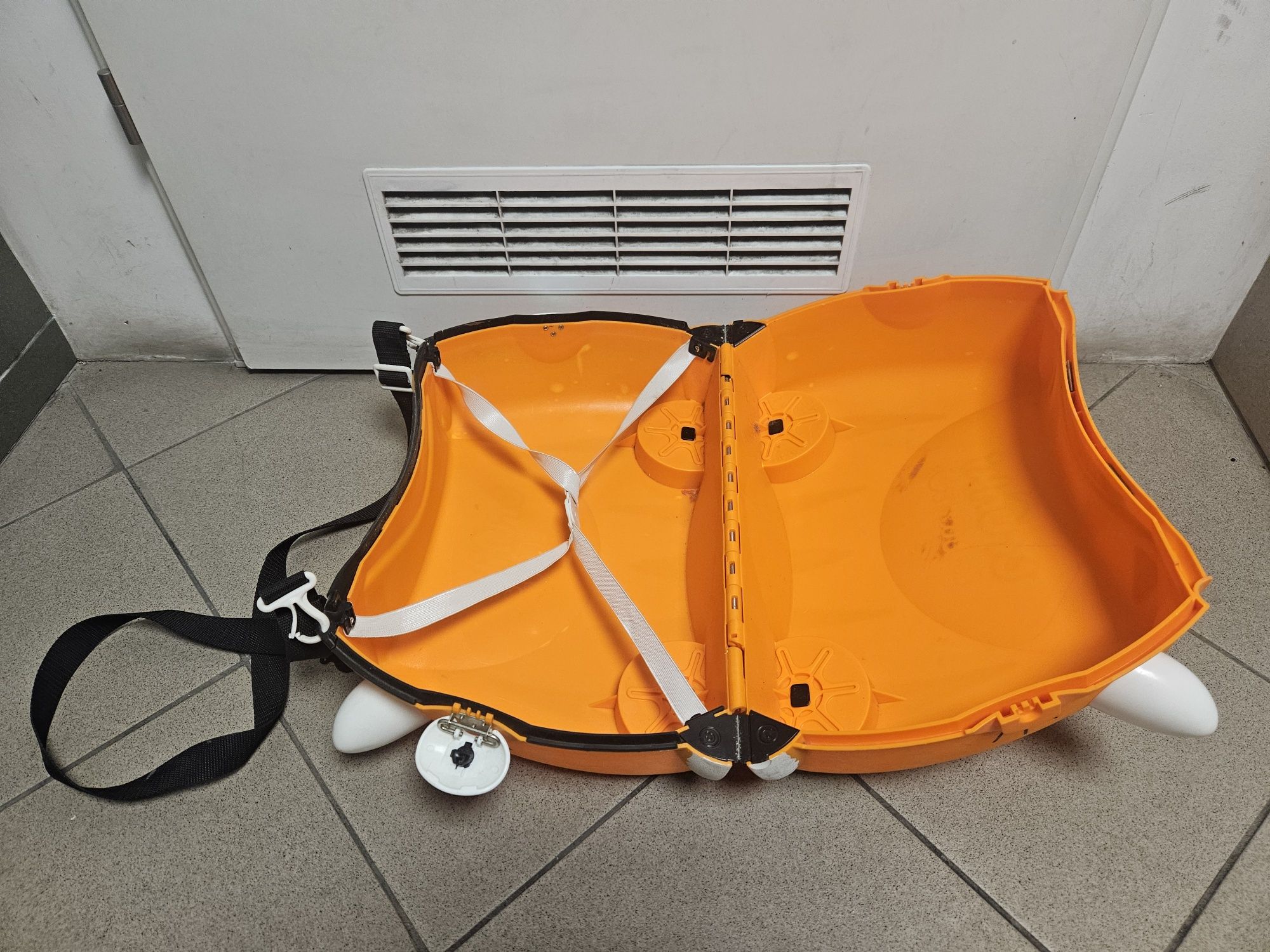 Jeżdżąca walizka jeździk Trunki