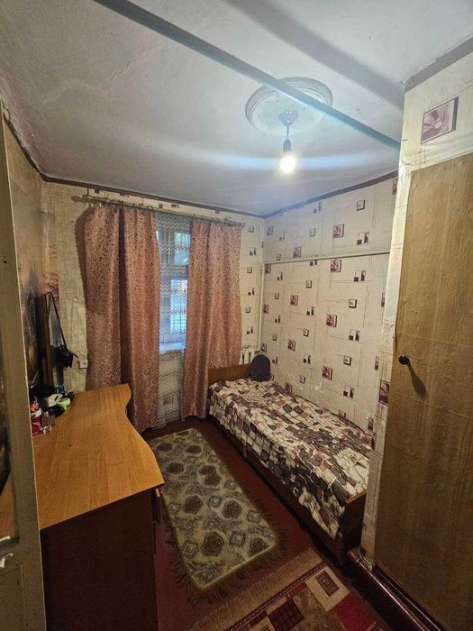 Продам 2к. квартиру, Колонтаївська/Автовокзал, 1/3, 33м, свій двір