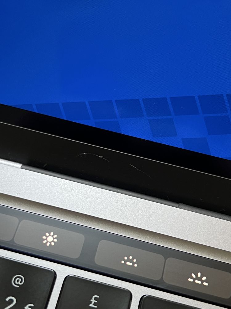 MacBook Pro 13” M1 8/256