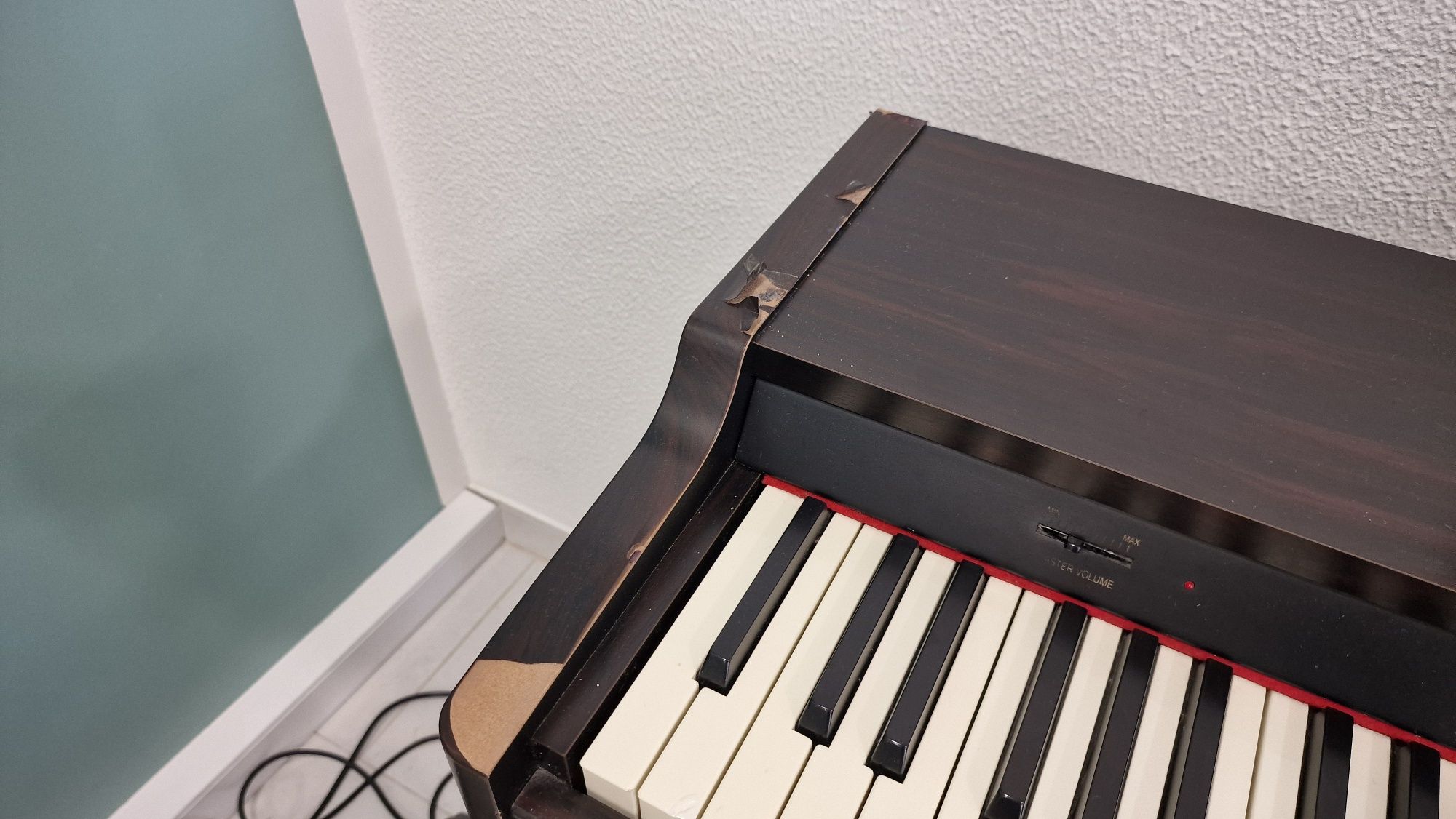 Vendo Piano "Orla" 3 pedais usado