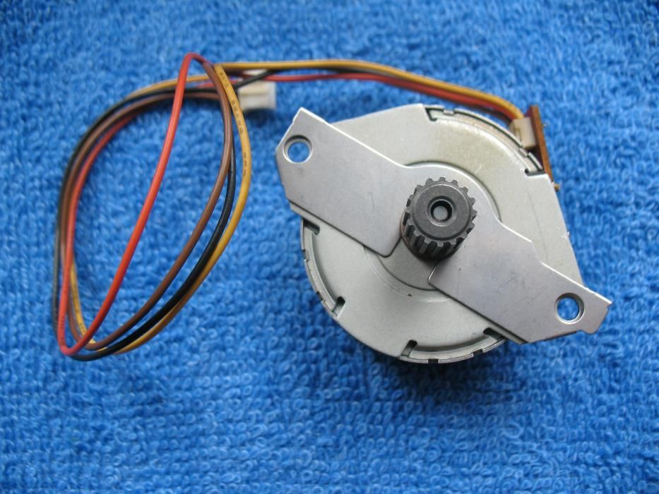 Silnik Krokowy Mitsumi M42SP-5 7,5 Step Sprawny Okazja