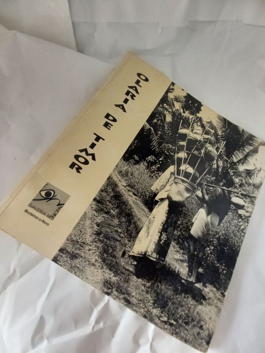 Livro catálogo sobre olaria de Timor