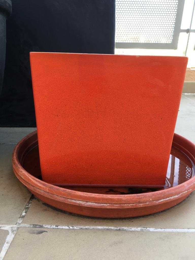 Vaso vermelho ceramica em bom estado