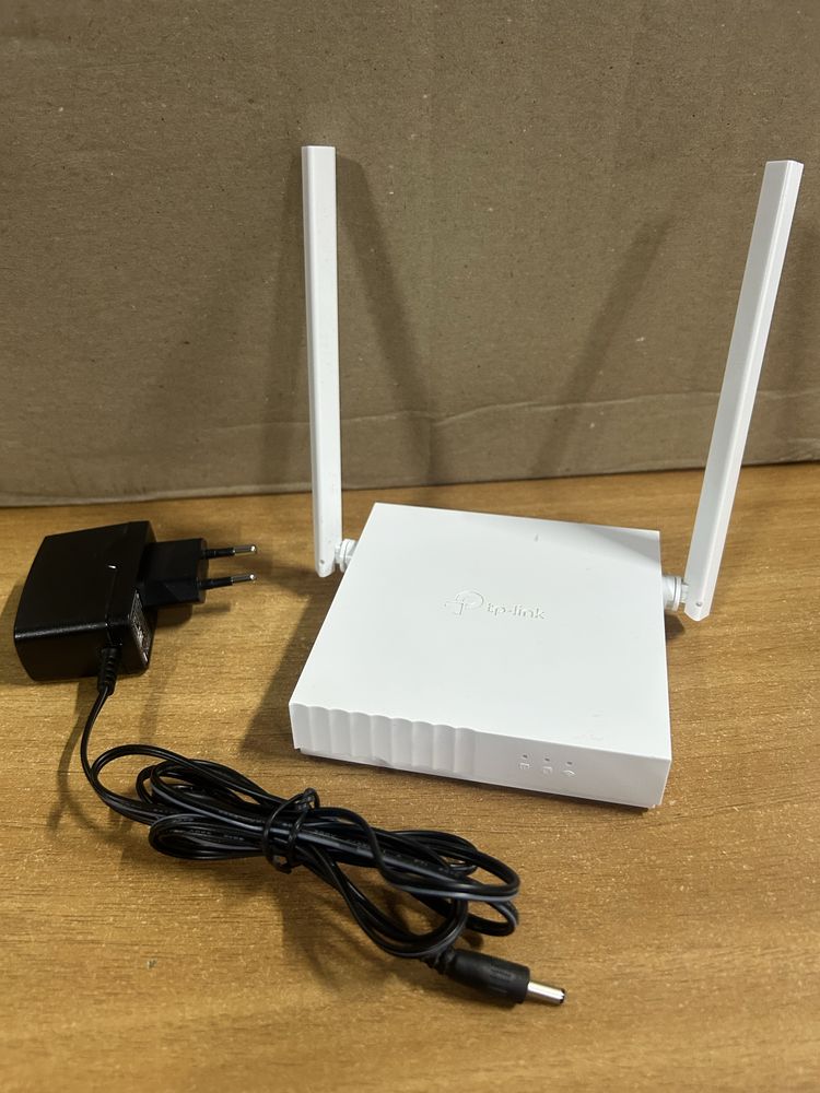 Роутер TP-LINK TL-WR820N v2