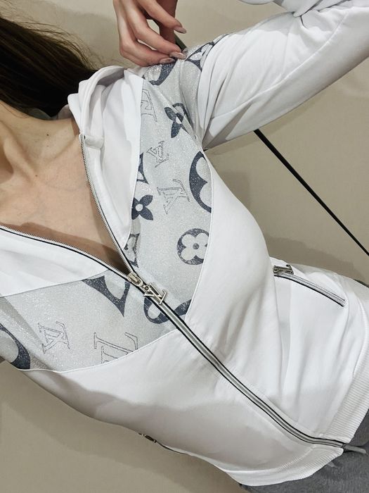 Biała bluza z kapturem LV Louis Vuitton logo