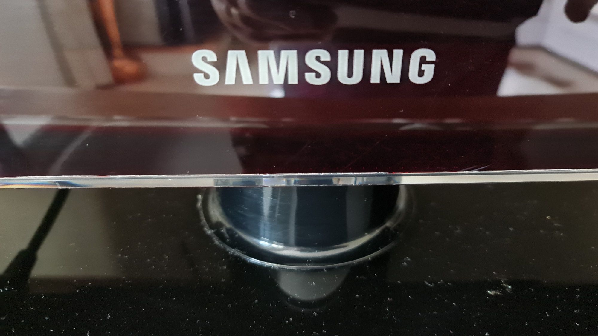 Vendo télévision diametro total écran 115cm