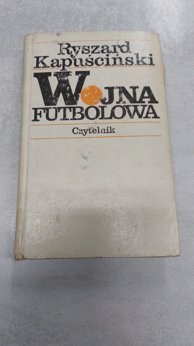 Wojna futbolowa. Ryszard Kapuściński. Książka pobiblioteczna