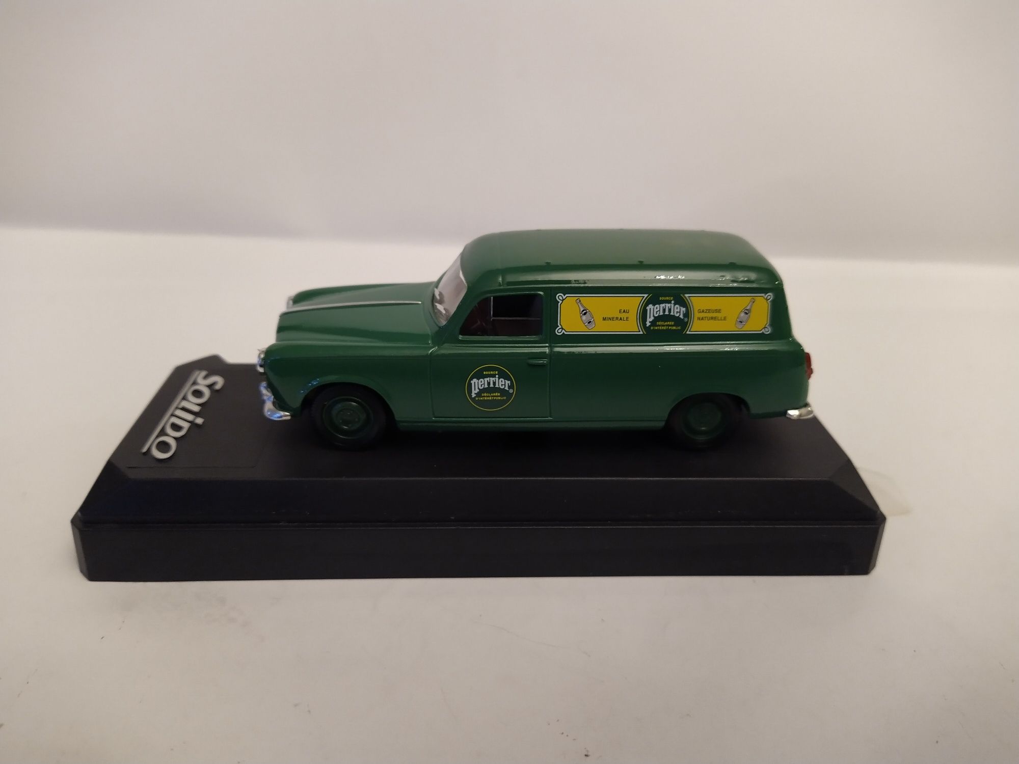 Peugeot 403 Break Perrier Solido Skala 1:43