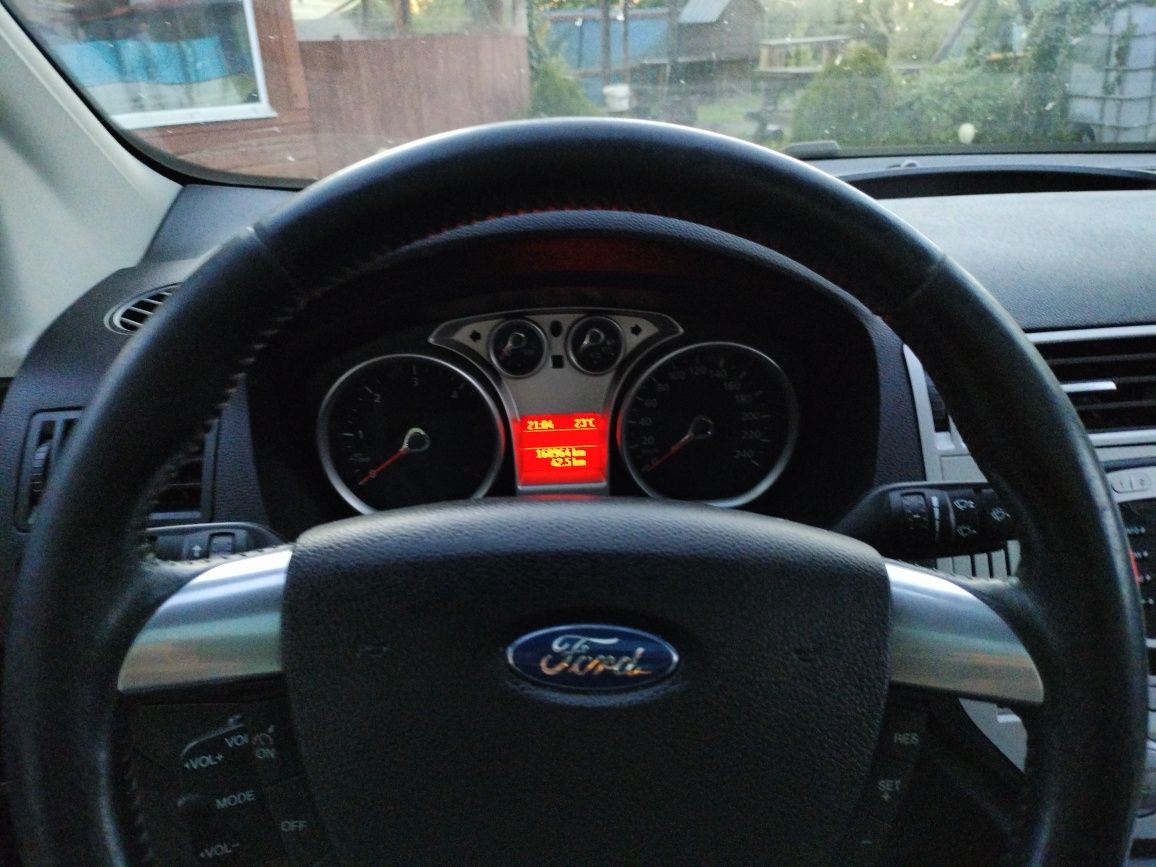 Ford Kuga 2,0 TDCi 136km panorama