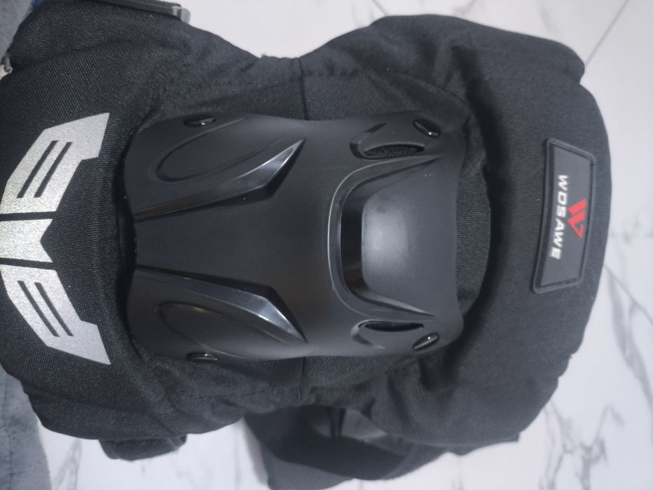 Продам мото-захист на коліна