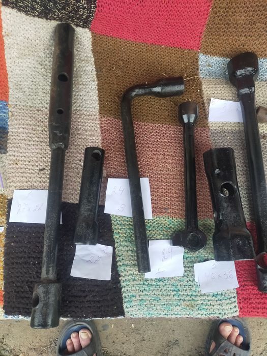 Продам  ключі балонні Зіл Газ легк авто рожкові розводні