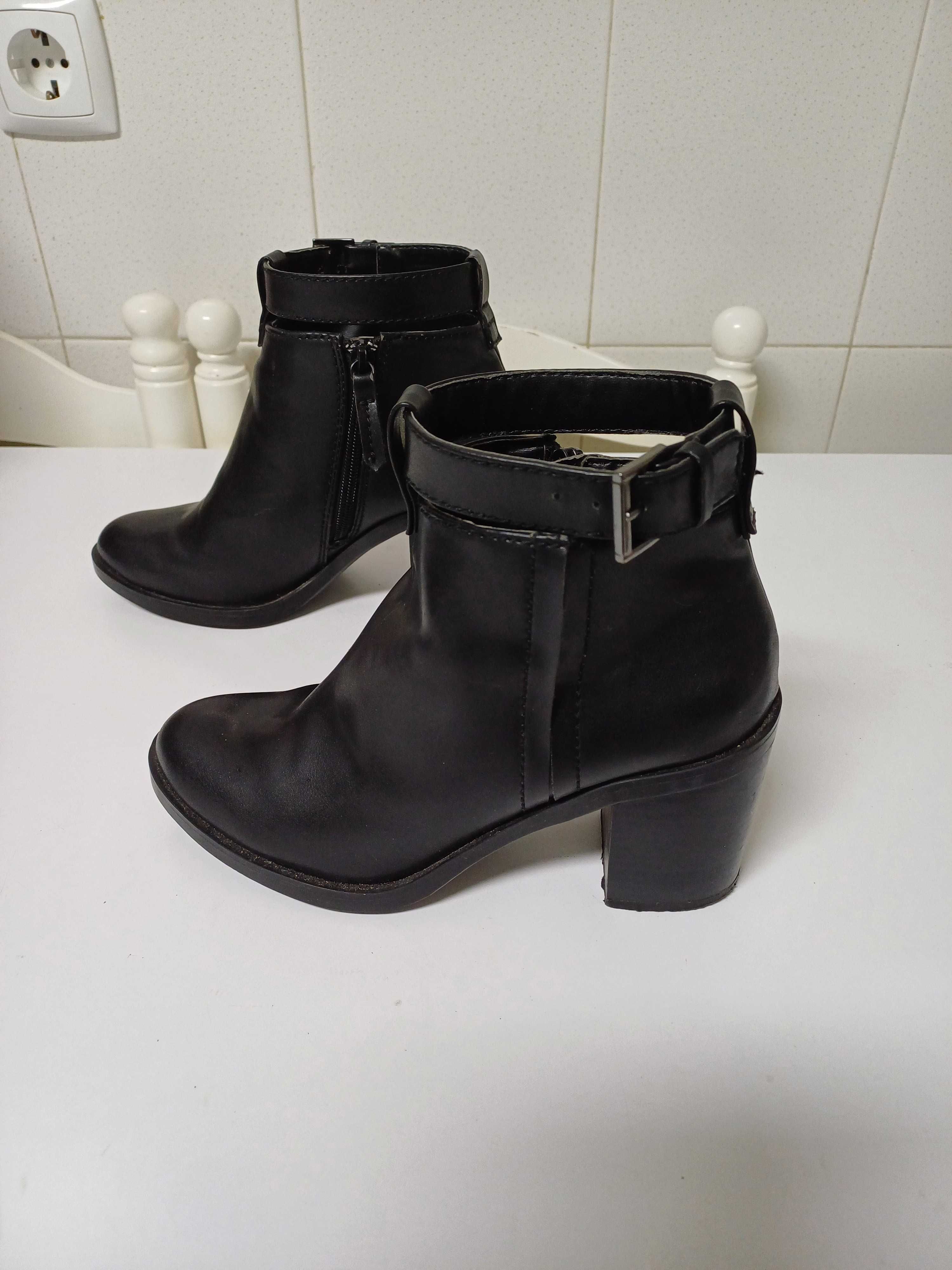 Botas de senhora Stradivarius Nº37