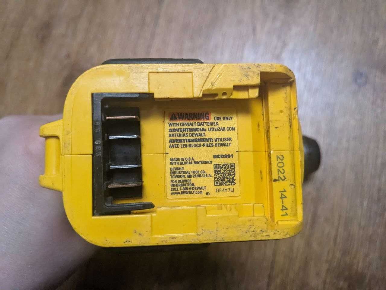 Аккумуляторная бесщеточная дрель-шуруповерт Dewalt DCD991 20V