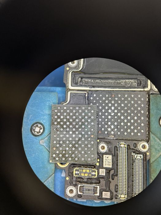 • Ремонт Apple iPhone, iPad 