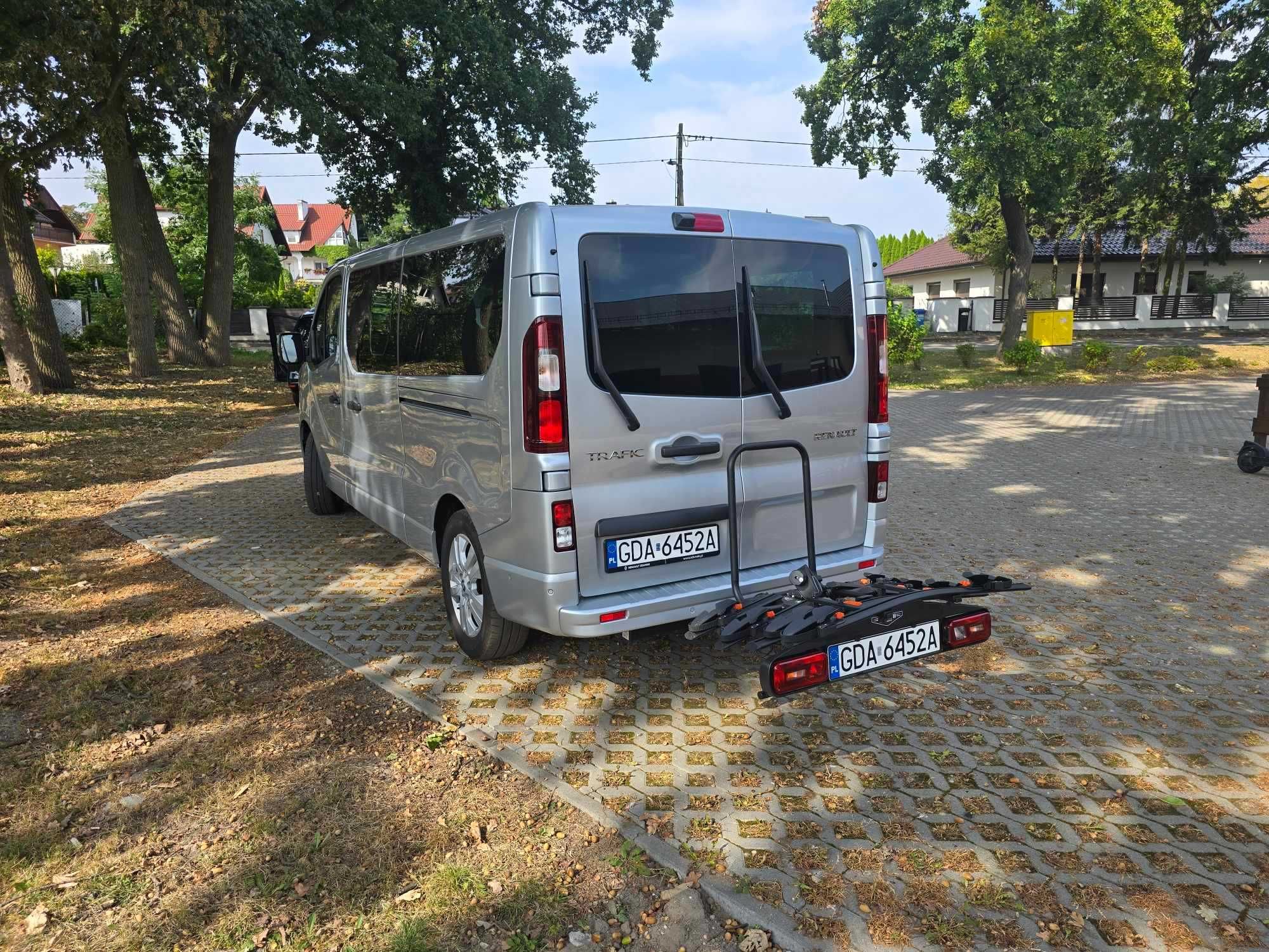 Wynajem busa 9-osobowego