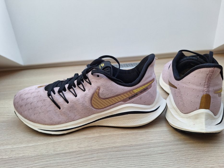 Buty NIKE AIR ZOOM VOMERO 14 rozmiar 37,5