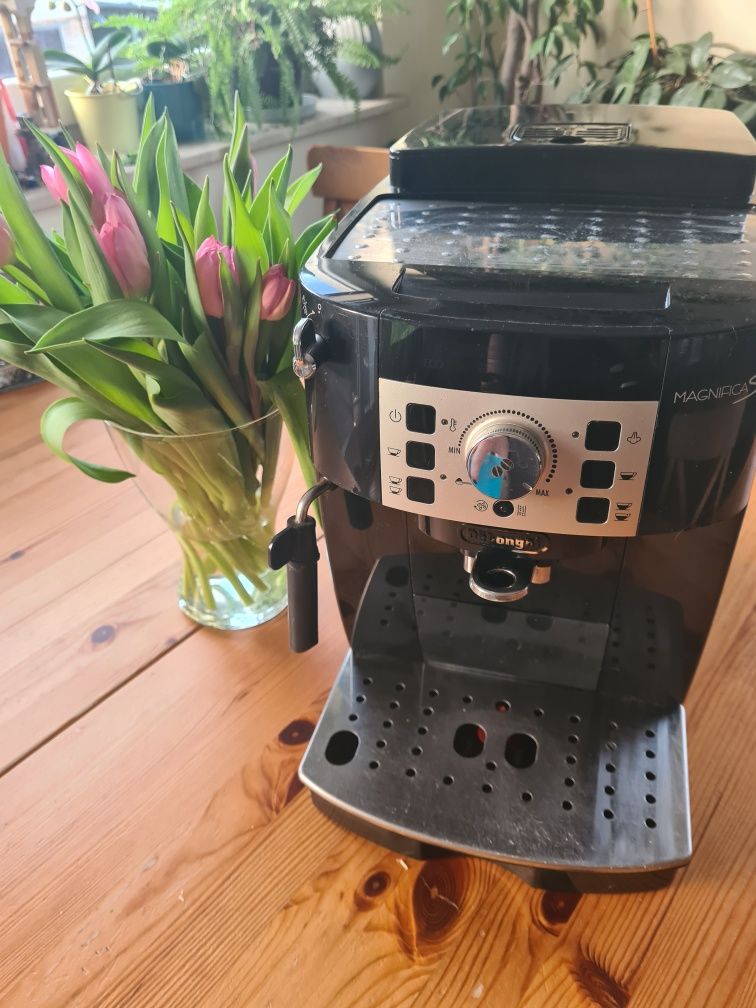 Ekspres automatyczny DeLonghi MagificaS