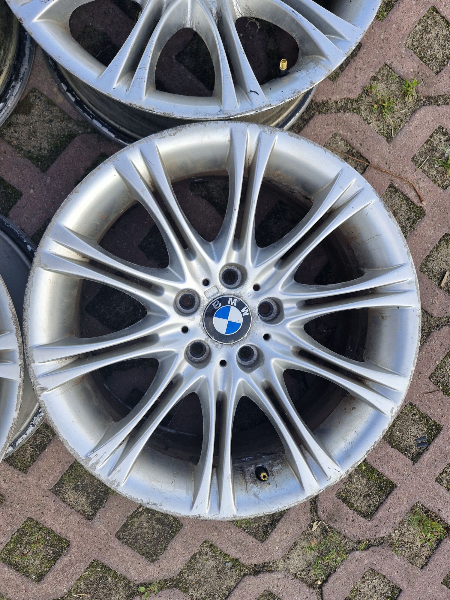 Bmw e60 2009r styling 135 et20 8j alufelgi
