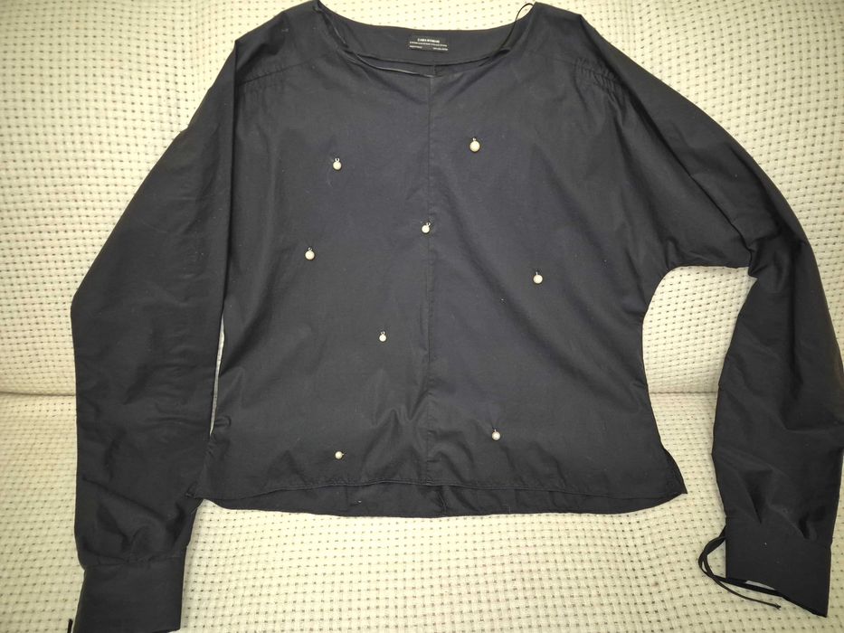 Оригінальна чорна блуза з намистинами