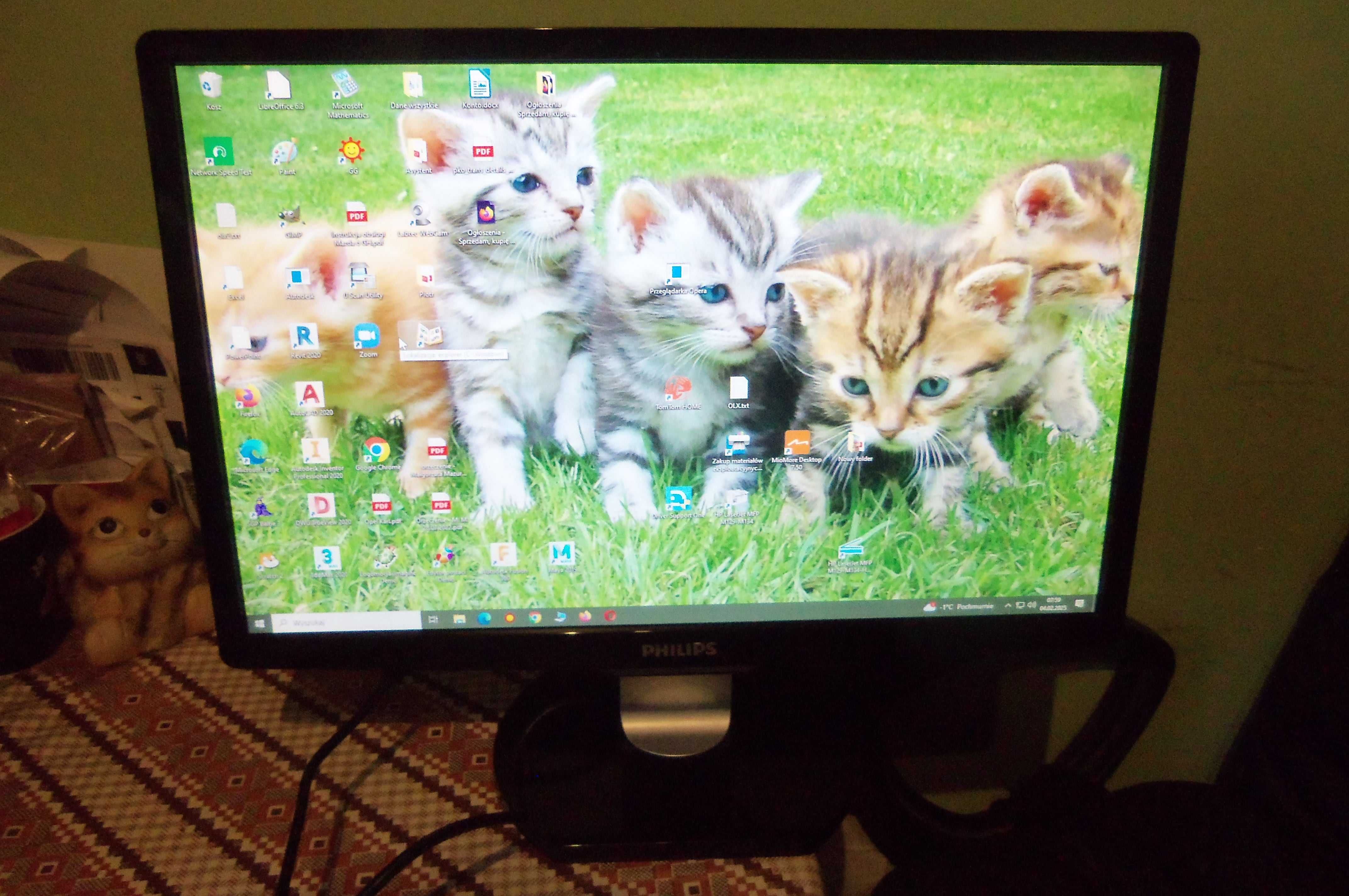 Philips 22 cale, D-SUB, DVI + kable : zasilający oraz sygnałowy.
