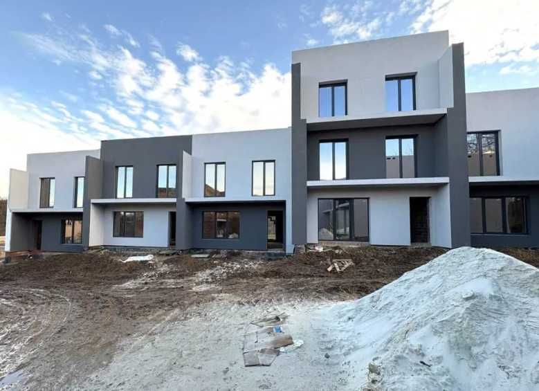 Продаж котедж 100 м² вул. Панькова, КМ "Дубовий Гай", с. Липники