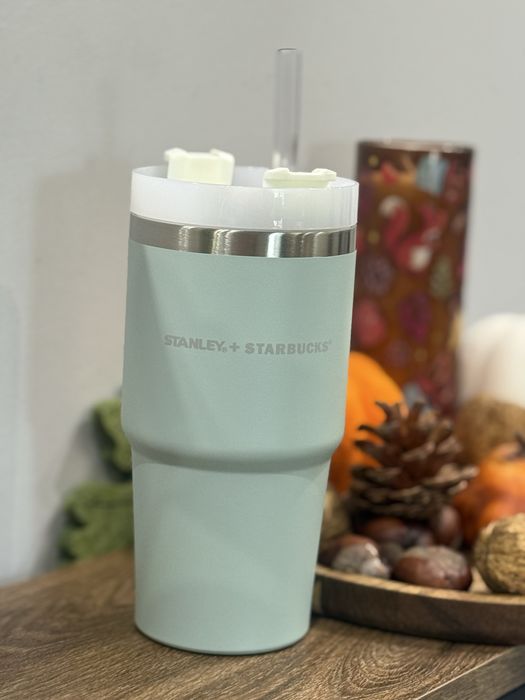 Kubek Stanley + Starbucks – klasyczna elegancja w nowoczesnym wydaniu