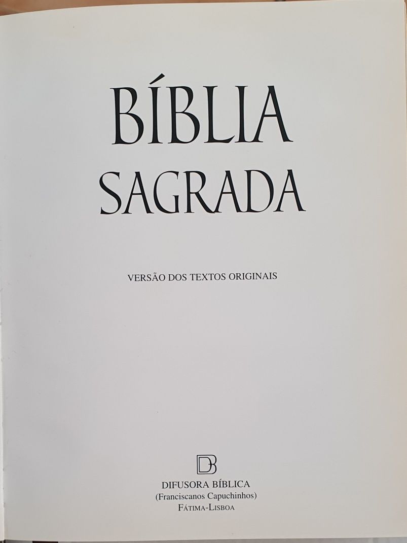 Bíblia Sagrada com suporte
