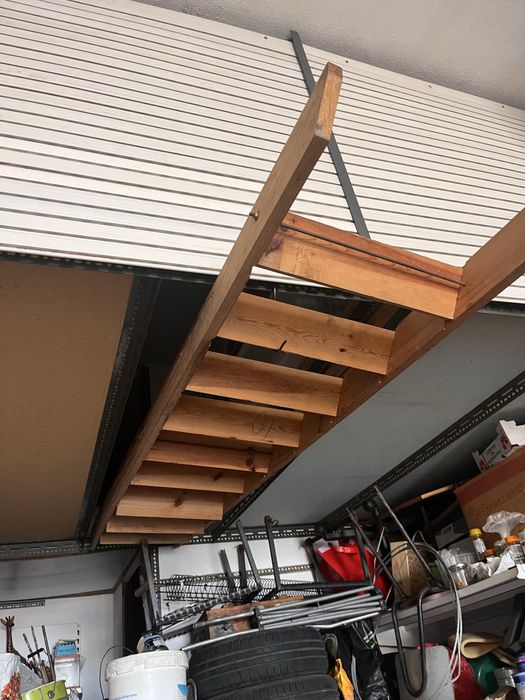 Garagem Independente com 37 m² - Arrecadação e Casa de Banho